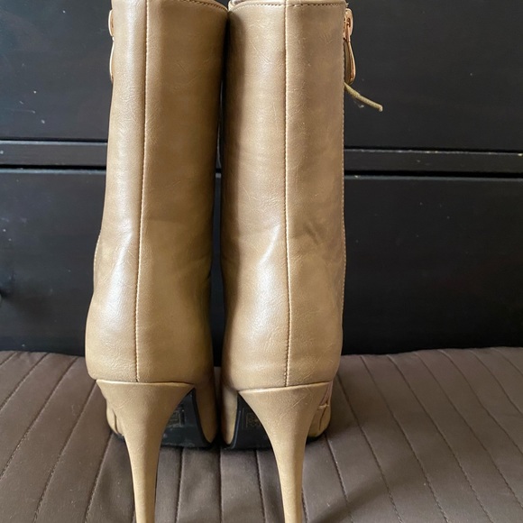 Beige booties - Picture 3 of 7